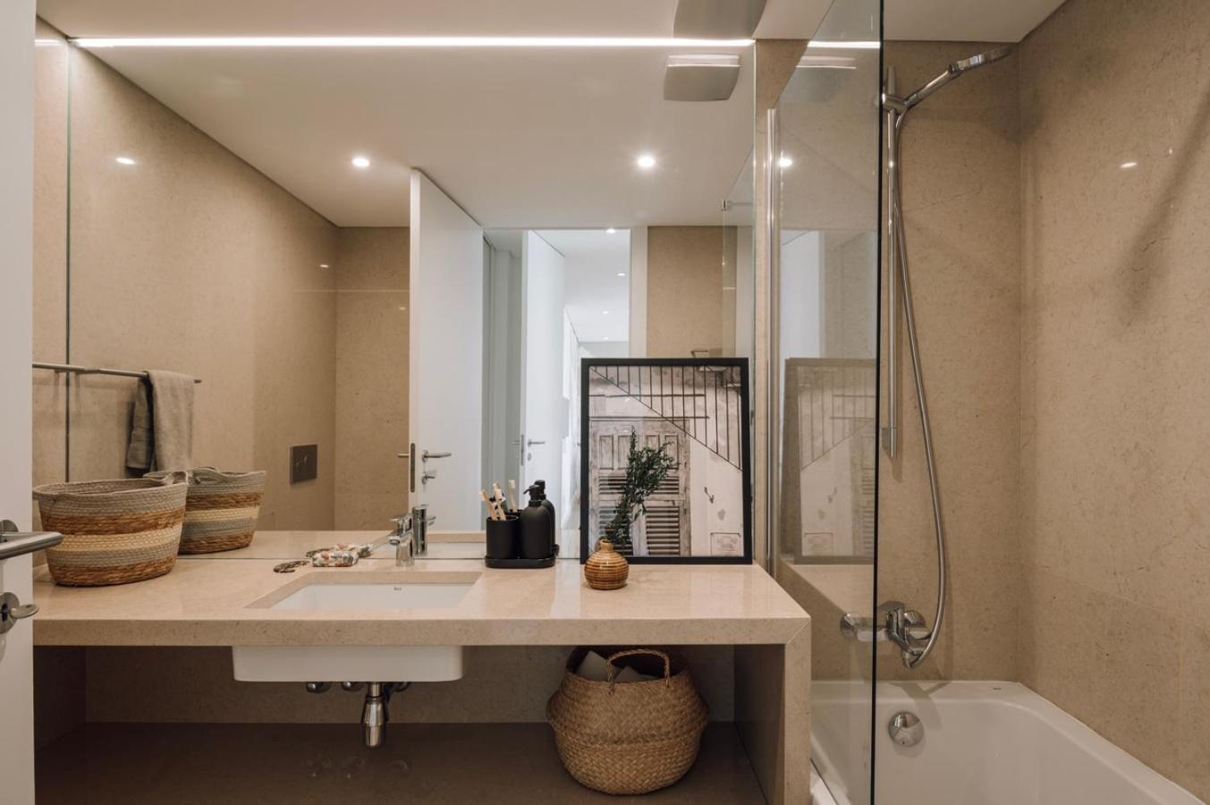 Ducenta - 1 Bedroom And Parking In Alvalade Apartment *