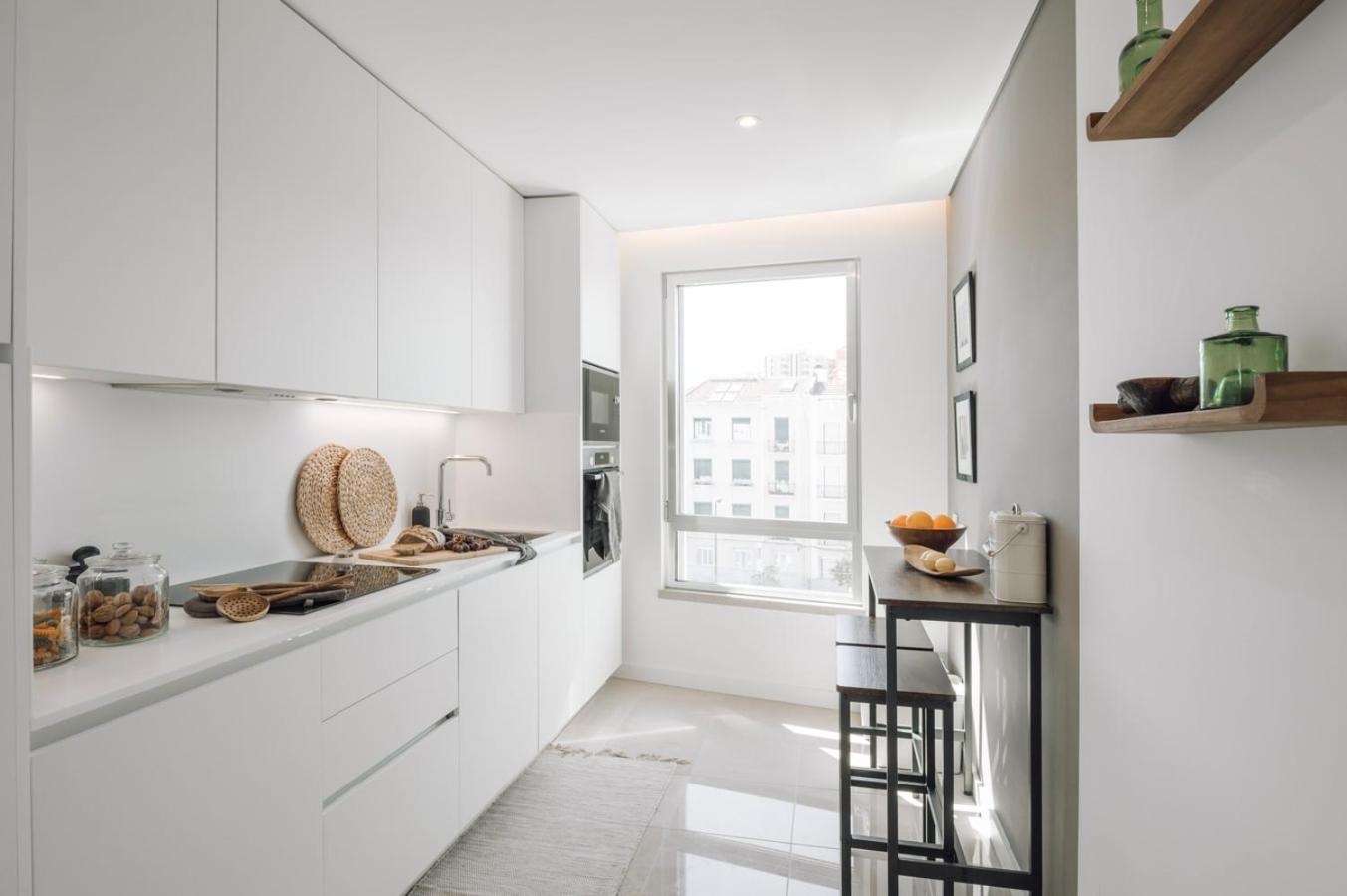 Ducenta - 1 Bedroom And Parking In Alvalade * Lisboa